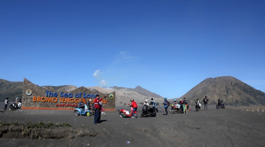 Pesona Gunung Bromo yang selalu memikat wisatawan