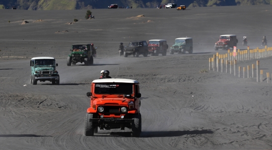 Pesona Gunung Bromo yang selalu memikat wisatawan