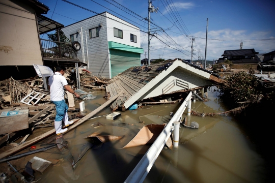 Porak-poranda Jepang usai diterjang banjir yang tewaskan ratusan orang