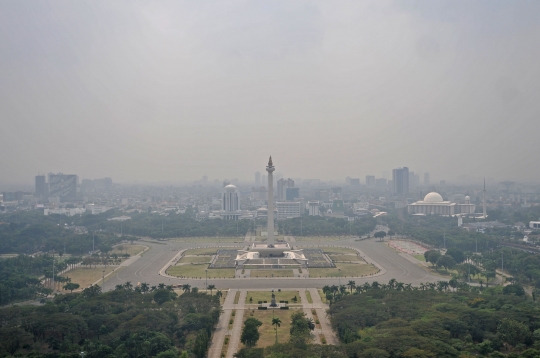 Kabut pekat selimuti Ibu Kota