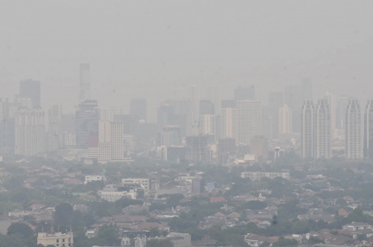 Kabut pekat selimuti Ibu Kota