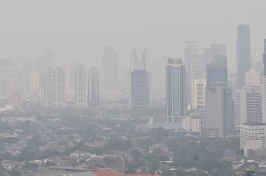 Kabut pekat selimuti Ibu Kota