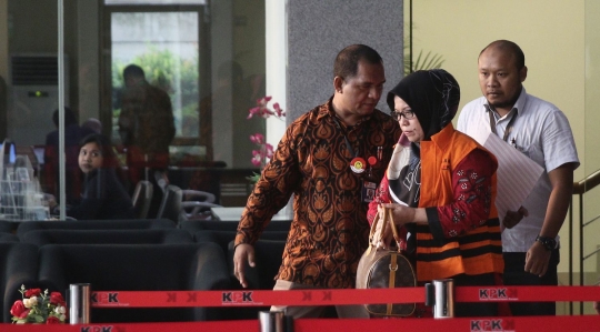 KPK tahan Tiaisah Ritonga terkait penerimaan suap Gubernur Sumut