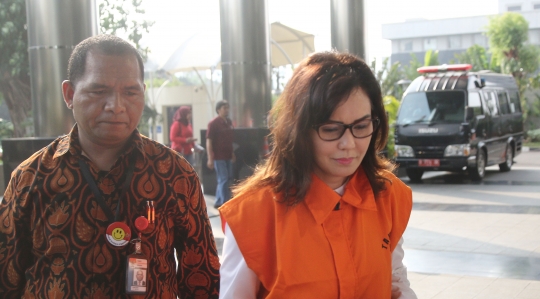 Rinawati dan Rooslynda jalani pemeriksaan perdana di KPK