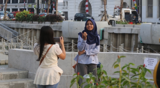 Menikmati keindahan pedestrian Kali Besar di Kota Tua Jakarta