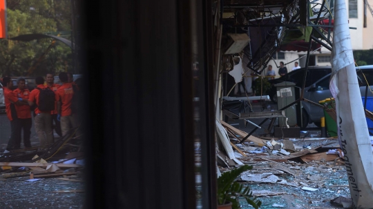Kondisi ruko Grand Wijaya Center hancur akibat ledakan tabung gas