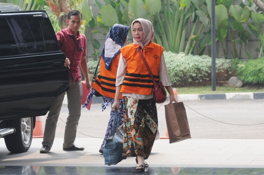 Istri muda dan keponakan Bupati Bengkulu Selatan diperiksa KPK