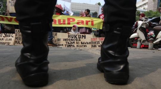 Warga Pulau Pari kembali bondong-bondong demo PN Jakarta Utara