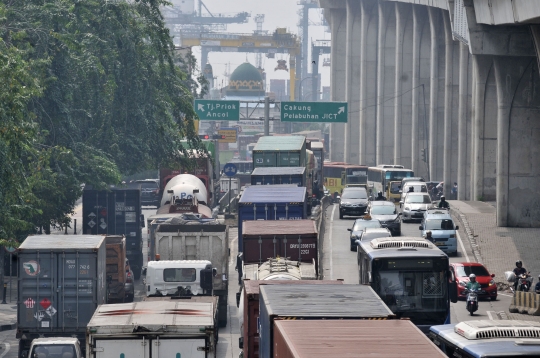 Semrawut kemacetan truk kontainer di Tanjung Priok