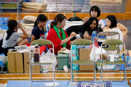 Melihat pengungsian korban banjir dan longsor di Jepang