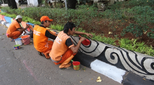 Sambut Asian Games 2018, tembok pembatas jalan dicat warna-warni