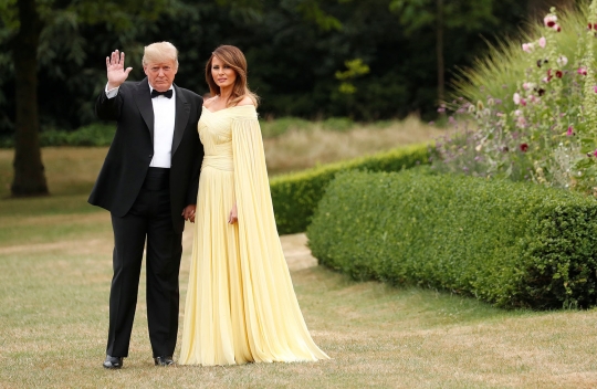 Gaya Melania temani Donald Trump makan malam bersama PM Inggris