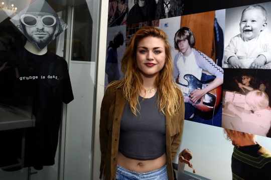 Putri mendiang Kurt Cobain buka pameran benda peninggalan sang ayah