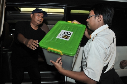 Jelang tengah malam, 5 Parpol daftarkan bakal caleg ke KPU