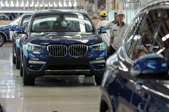 Intip perakitan mobil mewah All New BMW X3 di Sunter