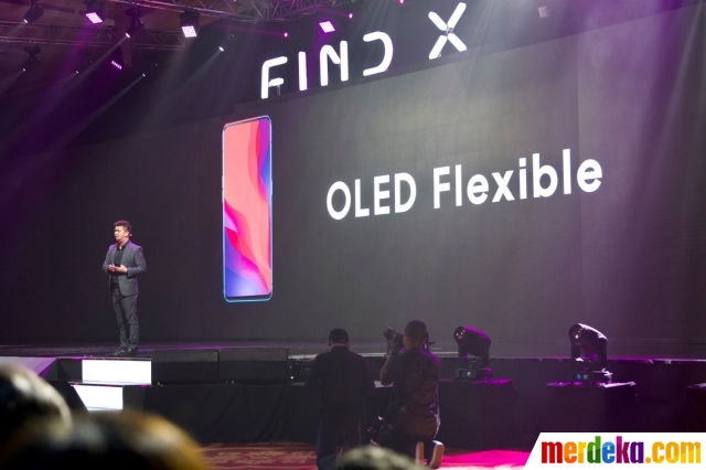 Foto : Melihat peluncuran ponsel canggih OPPO Find X yang 