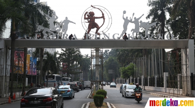 Foto Pintu  gerbang  GBK dipercantik jelang Asian Games 