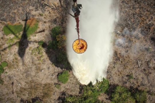 Melihat lebih dekat helikopter BNPB padamkan kebakaran hutan di Sumsel