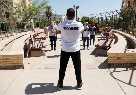 Aksi wanita-wanita parkour di Mesir