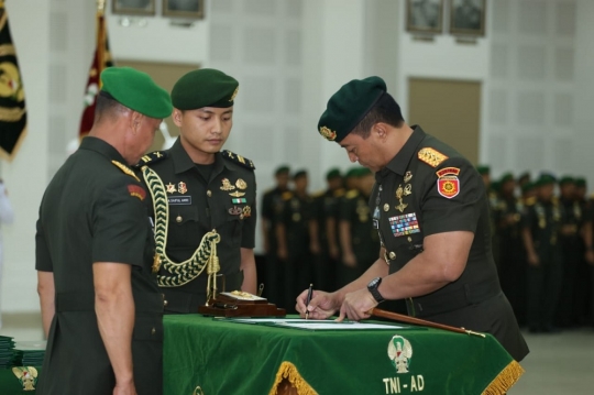 Letjen TNI Andika Perkasa dilantik menjadi Pangkostrad