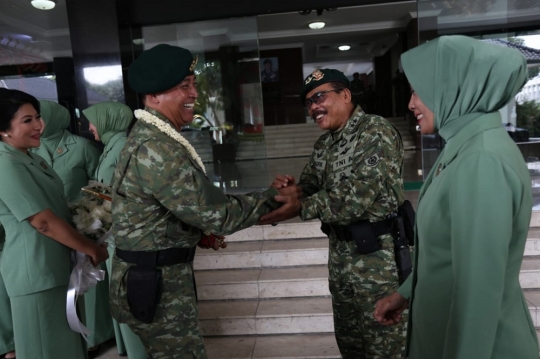 Letjen TNI Andika Perkasa dilantik menjadi Pangkostrad