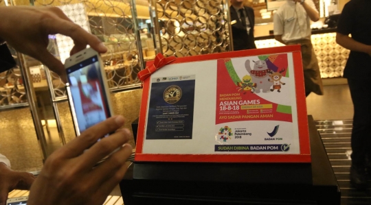 Sandiaga Uno luncurkan stiker aman saji Asian Games 2018