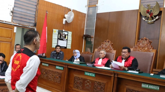 Tio Pakusadewo divonis sembilan bulan masa tahanan dan rehabilitasi