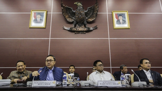 Zulkifli Hasan pimpin rapat gabungan MPR