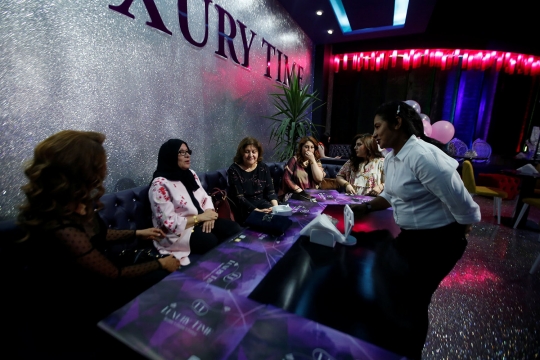 Mengintip restoran khusus perempuan di Irak