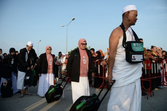 Melihat momen keberangkatan jemaah haji Thailand ke Tanah Suci