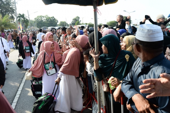 Melihat momen keberangkatan jemaah haji Thailand ke Tanah Suci