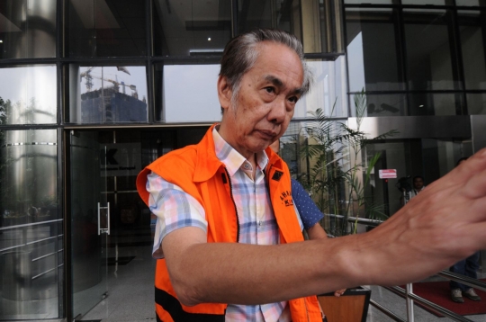 Reaksi muka penyuap Bupati Subang usai memperpanjang masa tahanan di KPK