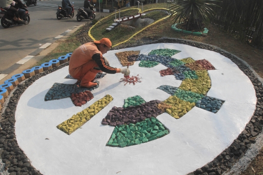 Intip pembuatan taman Asian Games di Lenteng Agung