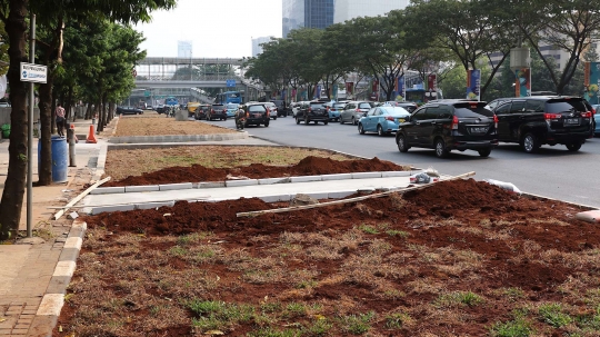 Sempat viral, halte di Sudirman langsung dibuatkan jalur penghubung