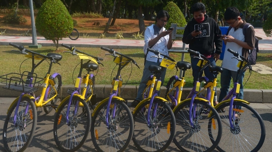 Menjajal layanan sepeda gratis di Monas