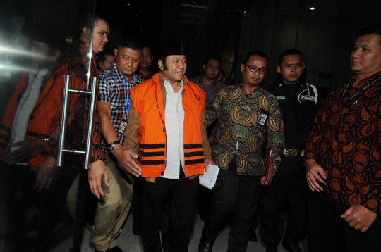 Reaksi wajah Bupati Lampung Selatan Zainudin Hasan usai ditahan KPK