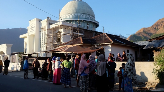 10 orang tewas dan 40 luka-luka saat gempa bumi guncang NTB