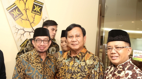 Prabowo kunjungi markas PKS