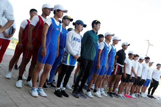 Melihat kekompakan atlet Korsel dan Korut latihan bareng jelang Asian Games