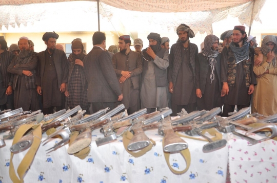 Wajah-wajah militan ISIS yang menyerah di tangan Taliban dan pasukan Afghanistan