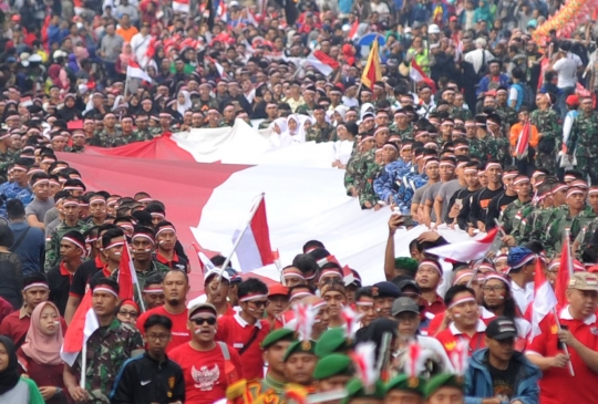 Kirab bendera raksasa menyambut HUT Kemerdekaan RI