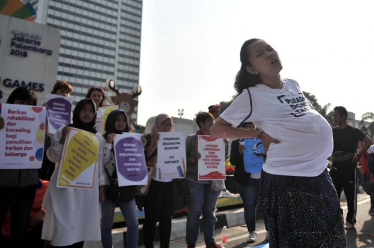 Aksi menuntut keadilan untuk WA korban pemerkosaan