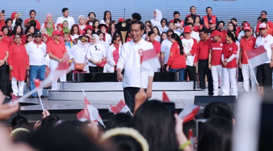 Harmoni Indonesia 2018, Jokowi bernyanyi lagu kebangsaan bersama