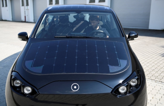 Canggihnya 'Sion', mobil bertenaga surya di Jerman