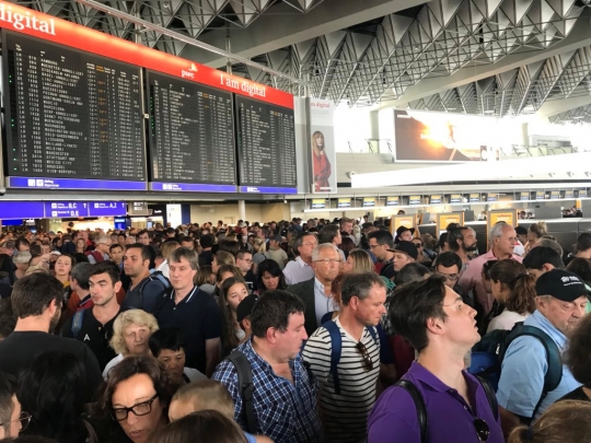 Bandara Frankfurt diterobos orang misterius, ribuan calon penumpang panik