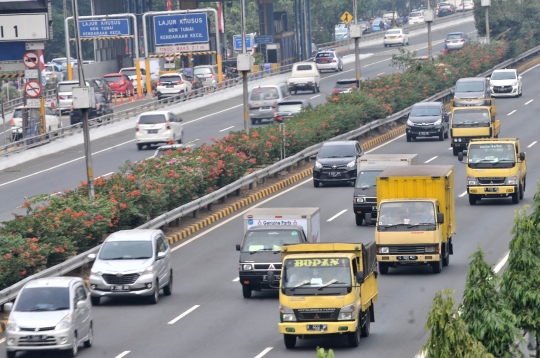 Mulai 18 Agustus, truk dibatasi lewat tol