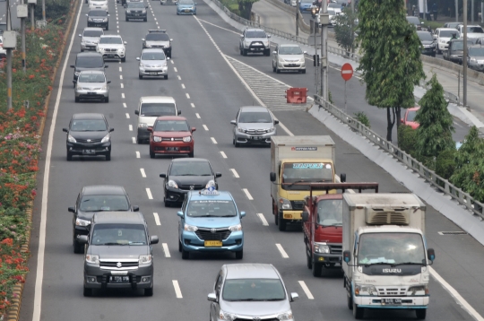 Mulai 18 Agustus, truk dibatasi lewat tol