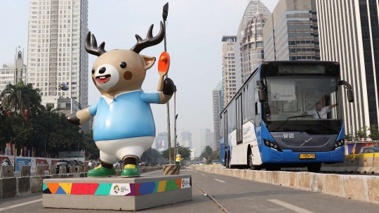 Patung maskot Asian Games 2018 hiasi Jalan Sudirman