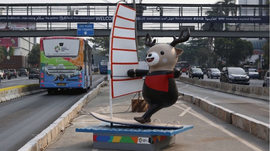 Patung maskot Asian Games 2018 hiasi Jalan Sudirman