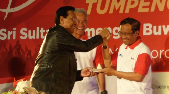 Meriahnya Dhahar Kembul Tumpeng Pancasila di Malioboro